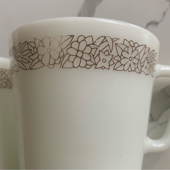 Brown pattern Pyrex Cups - Picture 6 of 9